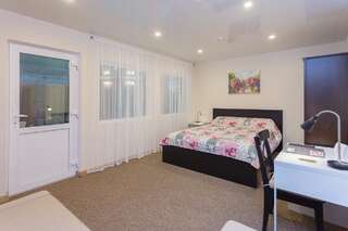 Гостевой дом Guest House DOM 18 Минск Люкс с собственным бассейном-3